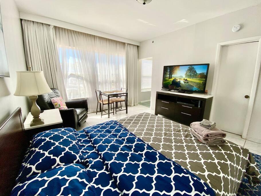 Apartment Right On The Beach! 마이애미 비치 외부 사진