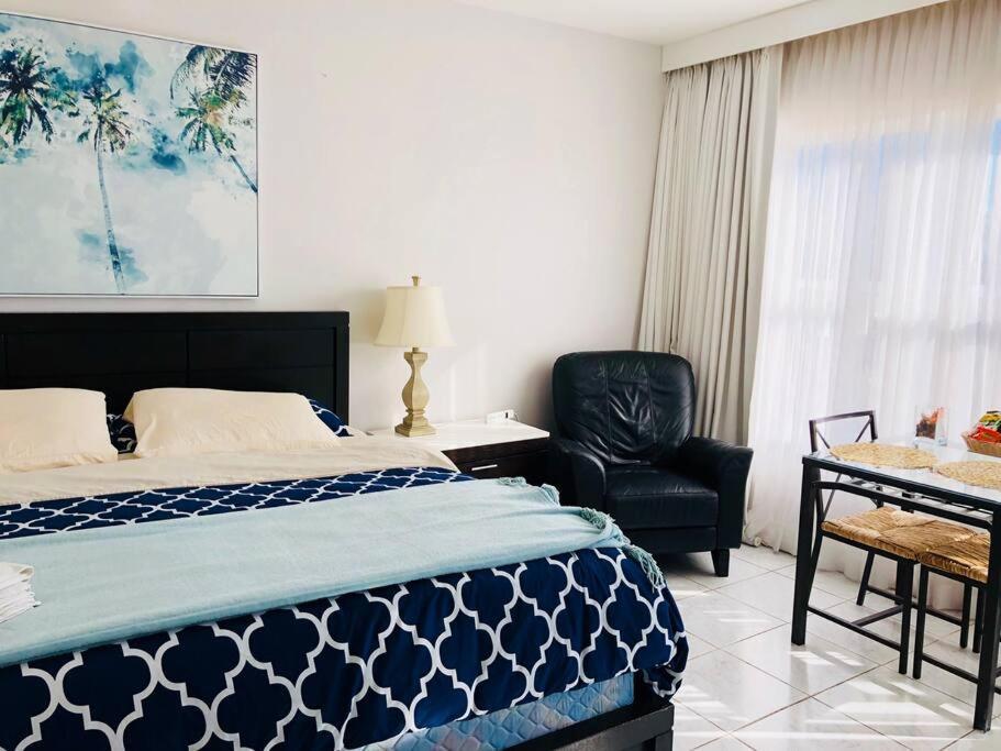 Apartment Right On The Beach! 마이애미 비치 외부 사진