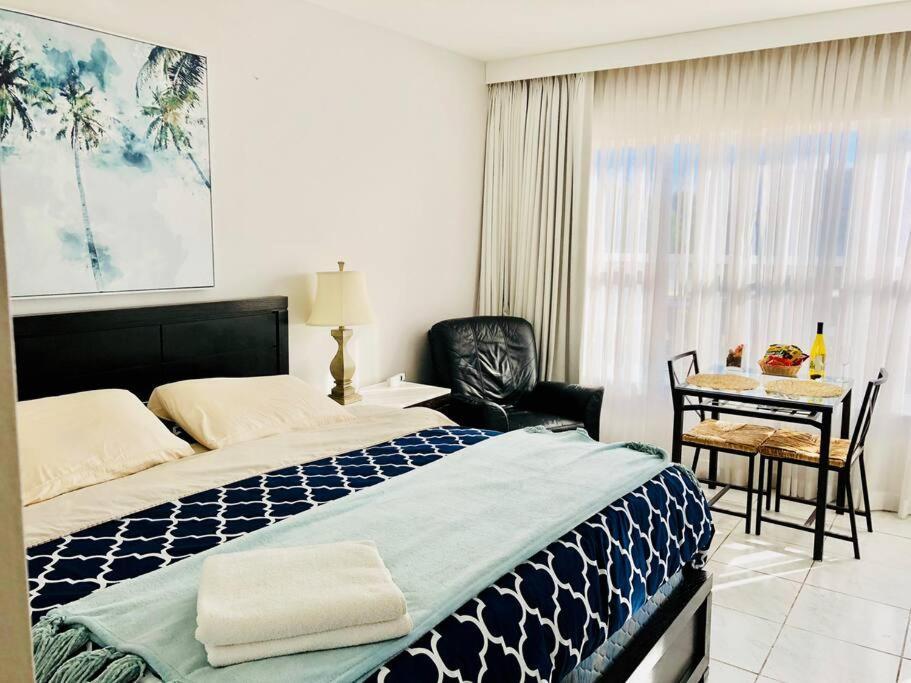 Apartment Right On The Beach! 마이애미 비치 외부 사진